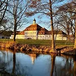 Bed & Breakfast Internat Schloss Spiegelberg Neustadt (Dosse)