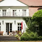 Bed & Breakfast Internat Schloss Spiegelberg 3*