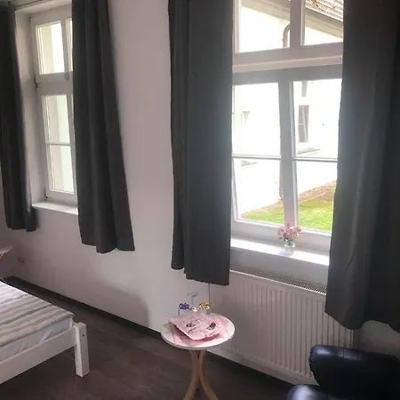 Internat Schloss Spiegelberg Bed & Breakfast