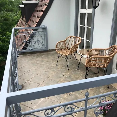 Internat Schloss Spiegelberg Bed and breakfast