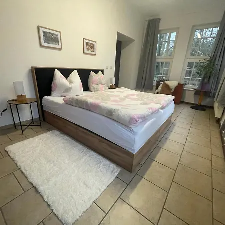 Bed & Breakfast Internat Schloss Spiegelberg