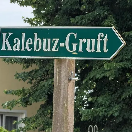 Internat Schloss Spiegelberg Bed & Breakfast Neustadt (Dosse)