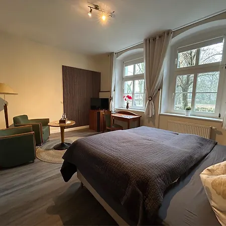 Bed & Breakfast Internat Schloss Spiegelberg Neustadt (Dosse)