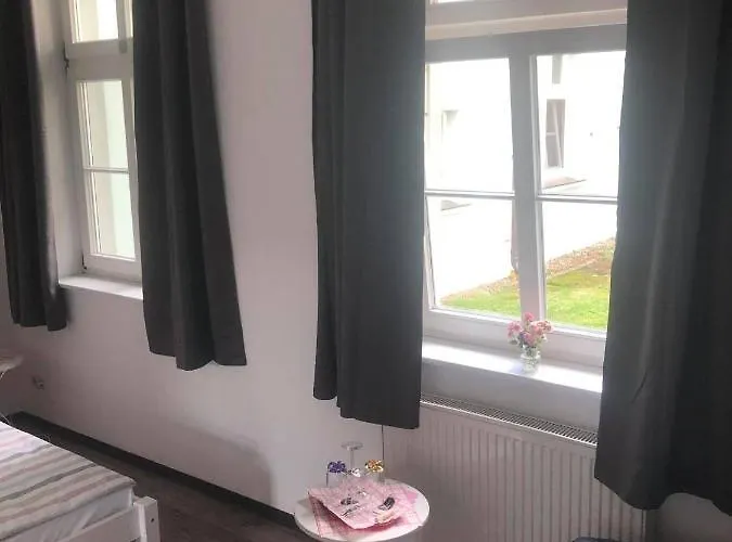 Internat Schloss Spiegelberg Frühstückspension