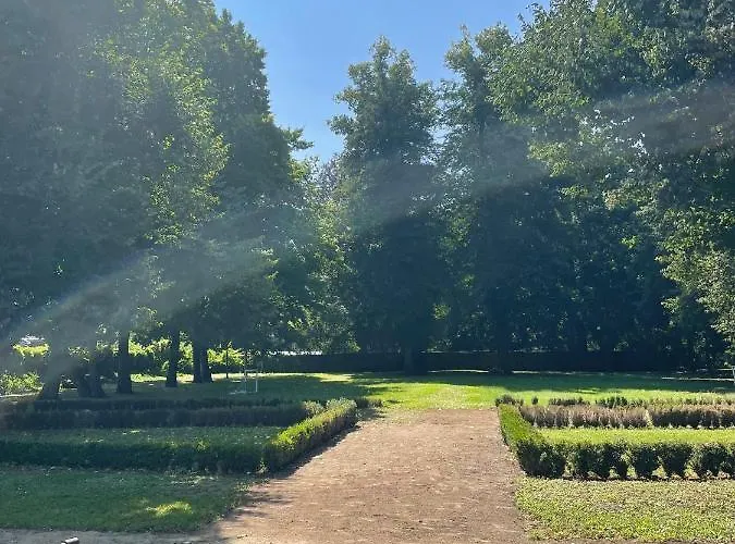 Frühstückspension Internat Schloss Spiegelberg 3*