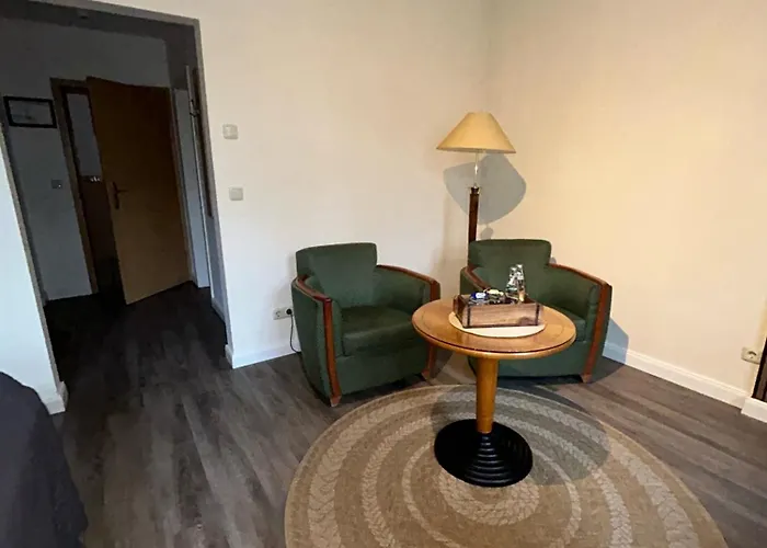 Frühstückspension Internat Schloss Spiegelberg 3*